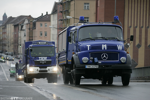 Zahlreiche Helfer rückten nach Nürnberg ein, um den Sicherheitsgürtel zu evakuieren